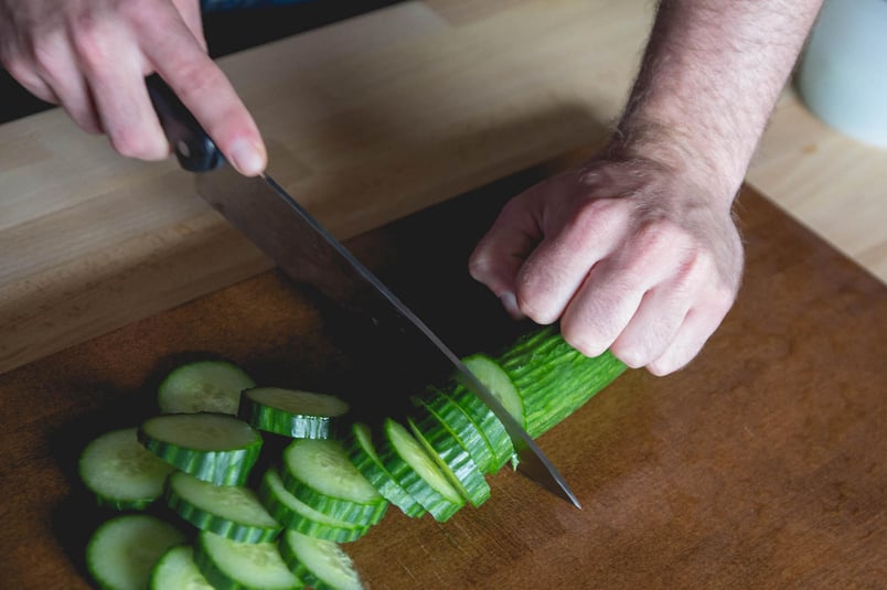 Cutting-the-cucumber