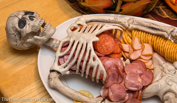 Skeleton-Meat-and-Cheese-Tray