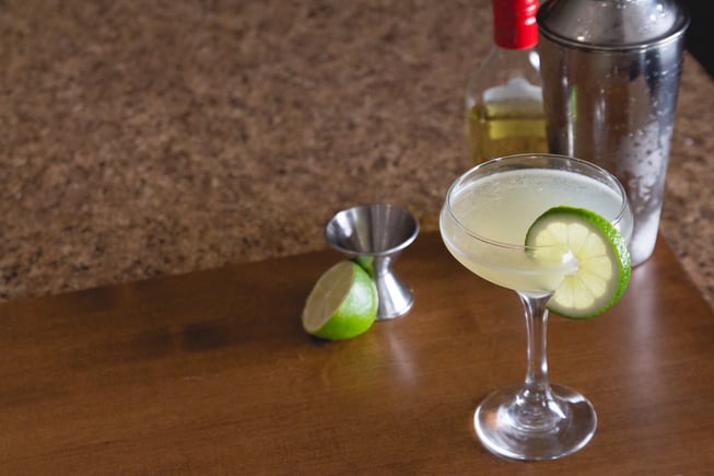 Classic-Daiquiri-with-tools-and-ingredients