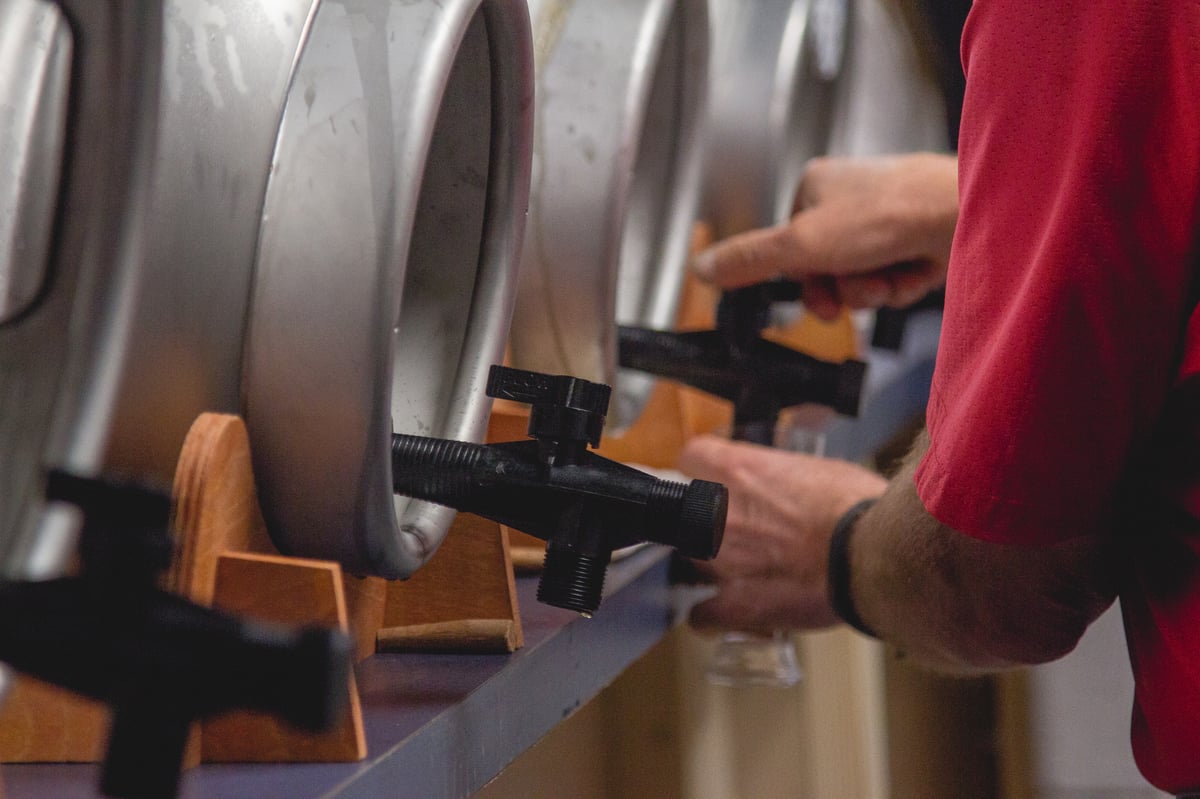 cask pouring