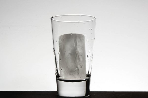 Diamond-Shaped Ice Cubes Will Take Your Drinks To Another Level Of