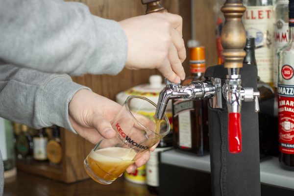 how to pour a beer