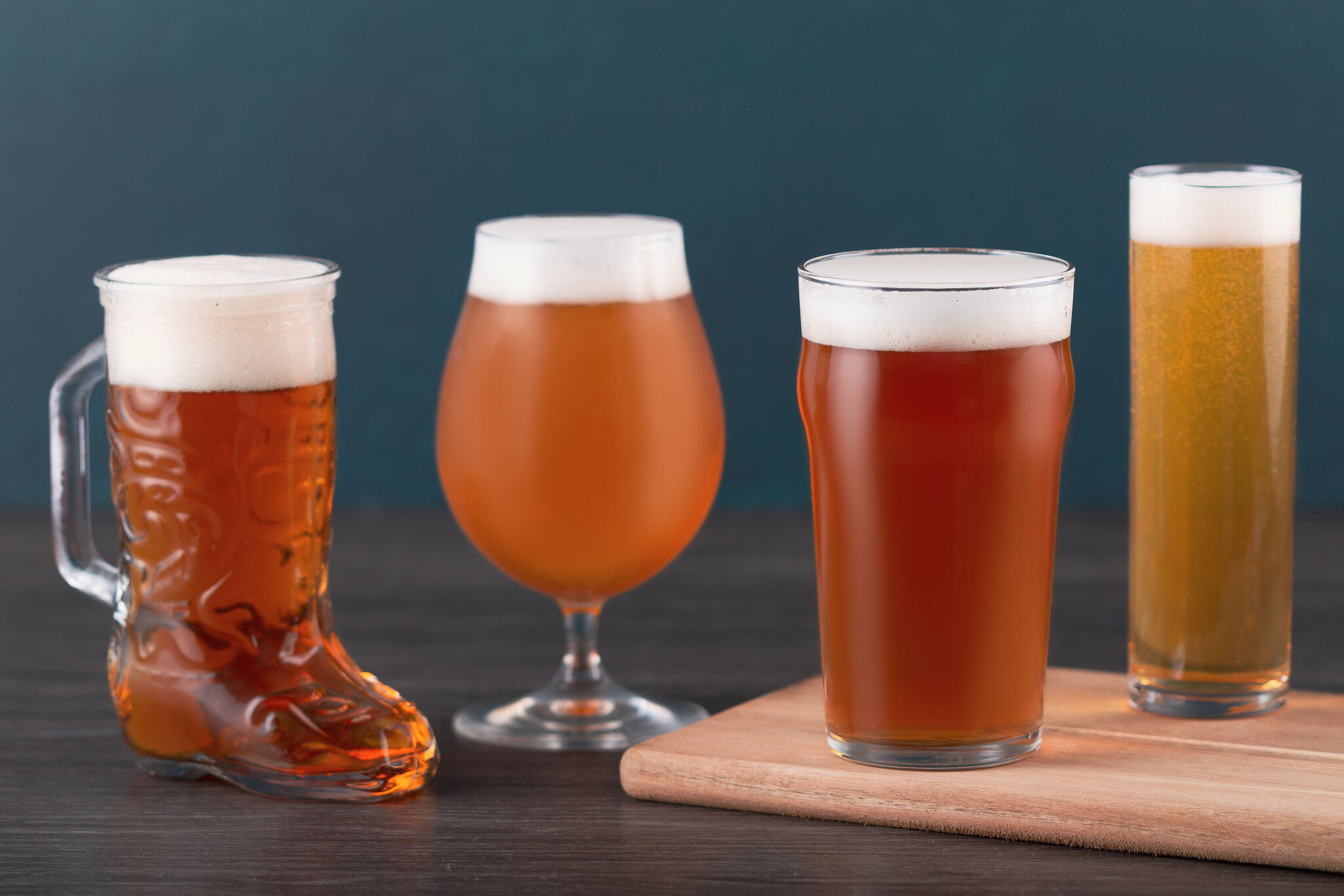 10 Types of Beer Glasses to Complement Your Beer