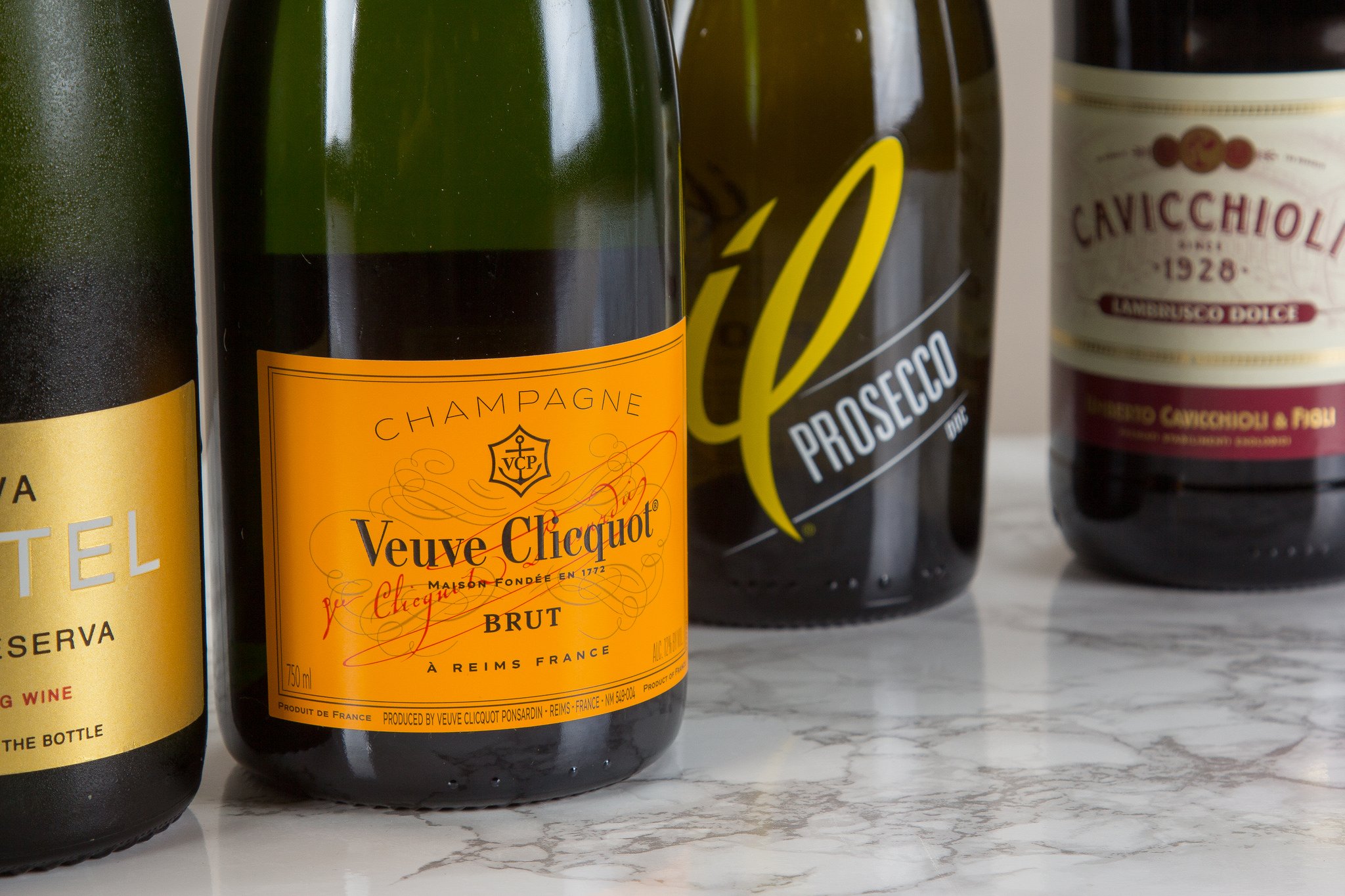 A Guide To Choosing The Right Champagne According To What's On The Label 
